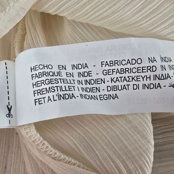 ZARA- Cream Ruffled Blouse. - Picture 10 of 10